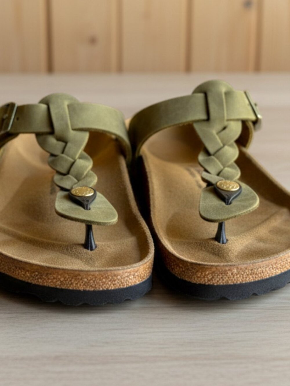 Birkenstock Gizeh Light Olive Green Oiled Leather Sandals Womens 9–9.5 EU 40 - Picture 4 of 12